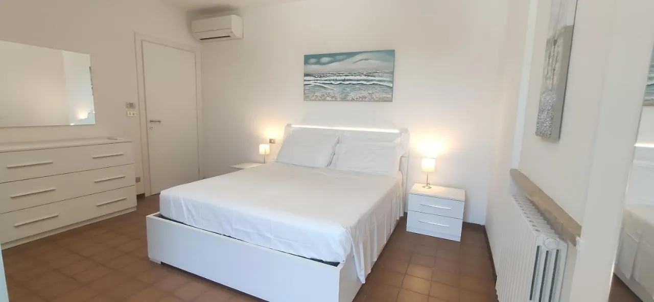 Sara Holiday Rentals Bardolino Apartment